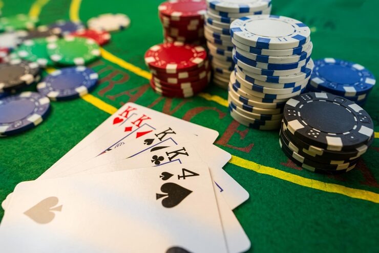 Live dealer roulette table with multi-camera feed